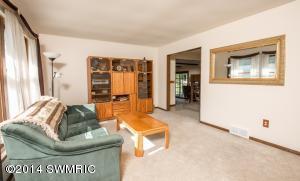 507 Adapointe Dr SE, Ada, MI 49301 photo 2