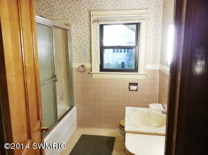60 N Charles St, White Cloud, MI 49349 photo 9