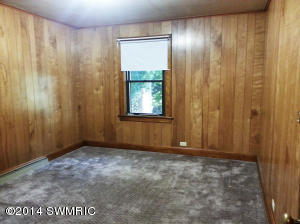60 N Charles St, White Cloud, MI 49349 photo 10
