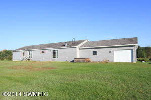 624 106th Ave, Plainwell, MI 49080 photo 3