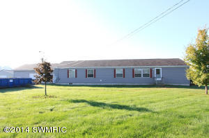 624 106th Ave, Plainwell, MI 49080 photo 1