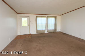 624 106th Ave, Plainwell, MI 49080 photo 4