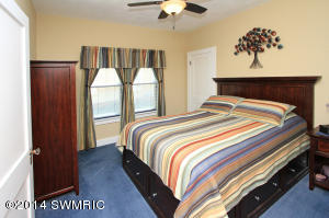 115 E Glenguile St, Parchment, MI 49004 photo 9