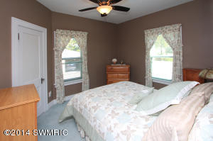 115 E Glenguile St, Parchment, MI 49004 photo 10