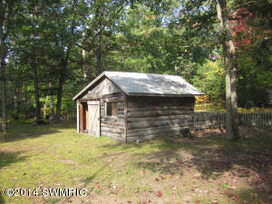 2421 N Centerline Rd, White Cloud, MI 49349 photo 4