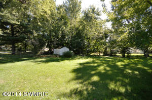 867 Upton Ave, Springfield, MI 49037 photo 14