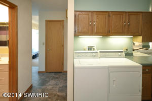 867 Upton Ave, Springfield, MI 49037 photo 7