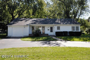 867 Upton Ave, Springfield, MI 49037 photo 1