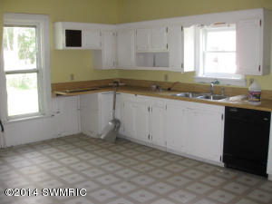 419 Monroe, Marshall, MI 49068 photo 5