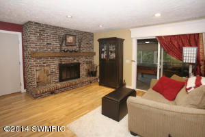 309 Blarney, Plainwell, MI 49080 photo 9