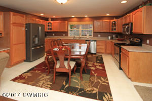 156 Cherry St, Schoolcraft, MI 49087 photo 4