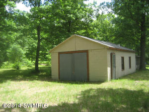1250 E Crooked Ln, White Cloud, MI 49349 photo 5