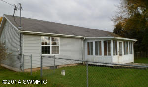 6825 N Whites Bridge Rd, Belding, MI 48809 photo 2