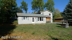 4240 Dan Dr, Harrison, MI 48625 photo 2