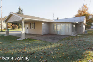 526 N Douglas, Three Rivers, MI 49093 photo 26