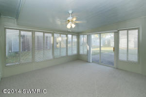 526 N Douglas, Three Rivers, MI 49093 photo 12