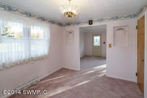 526 N Douglas, Three Rivers, MI 49093 photo 7