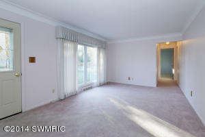 526 N Douglas, Three Rivers, MI 49093 photo 3