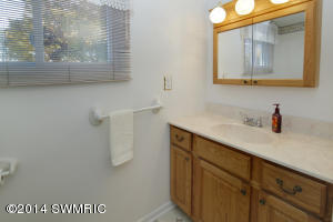 526 N Douglas, Three Rivers, MI 49093 photo 16