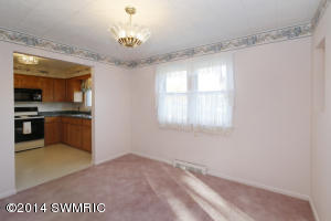 526 N Douglas, Three Rivers, MI 49093 photo 6