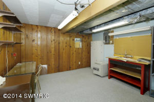 526 N Douglas, Three Rivers, MI 49093 photo 20