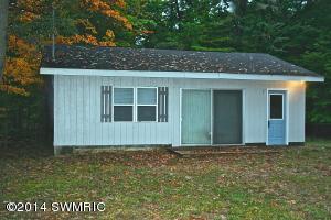 90 W Jackson, White Cloud, MI 49349 photo 7