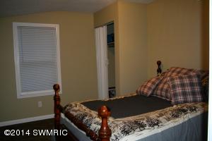 90 W Jackson, White Cloud, MI 49349 photo 4
