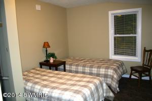 90 W Jackson, White Cloud, MI 49349 photo 5