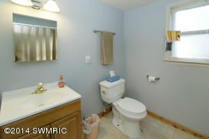 545 Canaris St, Constantine, MI 49042 photo 13