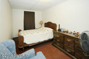 545 Canaris St, Constantine, MI 49042 photo 11