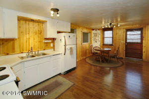 545 Canaris St, Constantine, MI 49042 photo 8