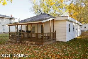 545 Canaris St, Constantine, MI 49042 photo 1