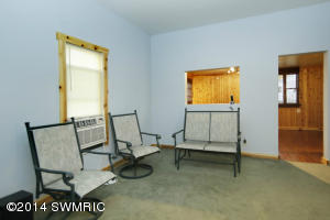 545 Canaris St, Constantine, MI 49042 photo 6