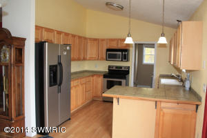 565 36th St, Gobles, MI 49055 photo 7
