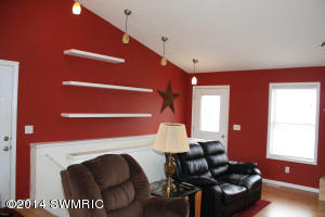 565 36th St, Gobles, MI 49055 photo 4