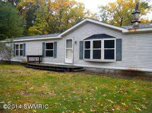 2139 E Cedar St, Newaygo, MI 49337 photo 5