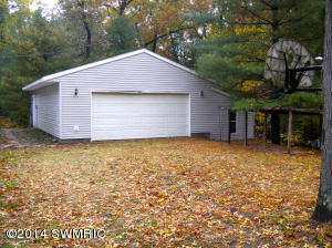 2139 E Cedar St, Newaygo, MI 49337 photo 2