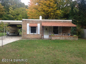 220 Dewitt Ln, Spring Lake, MI 49456 photo 2