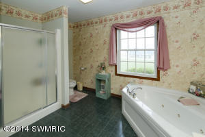 70 Peter Pan Ln, Marshall, MI 49068 photo 14