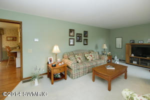 70 Peter Pan Ln, Marshall, MI 49068 photo 4