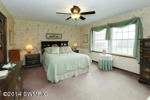 70 Peter Pan Ln, Marshall, MI 49068 photo 12