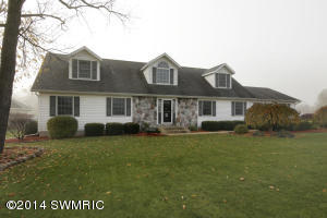 70 Peter Pan Ln, Marshall, MI 49068 photo 1