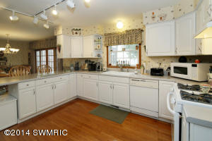70 Peter Pan Ln, Marshall, MI 49068 photo 8