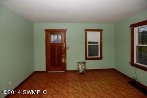 589 Upton Ave, Springfield, MI 49037 photo 6