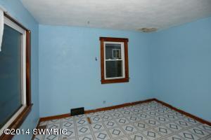 589 Upton Ave, Springfield, MI 49037 photo 11