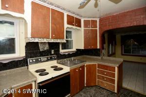 589 Upton Ave, Springfield, MI 49037 photo 5