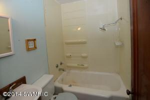 589 Upton Ave, Springfield, MI 49037 photo 8