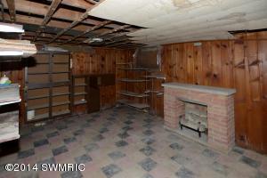 589 Upton Ave, Springfield, MI 49037 photo 10