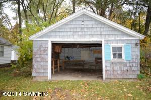 589 Upton Ave, Springfield, MI 49037 photo 14
