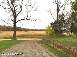 600 E Sisson Rd, Freeport, MI 49325 photo 3